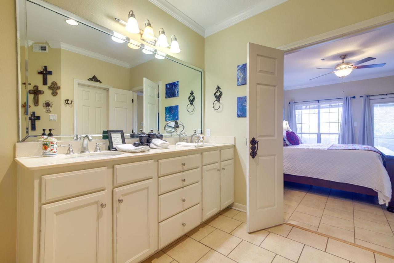 Lakefront Lago Vista Condo With Resort Amenities! Luaran gambar